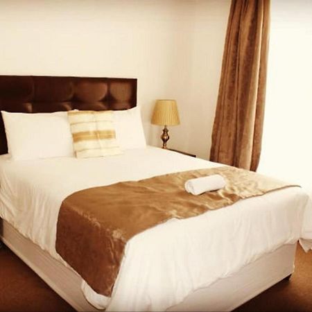 Moshitametsi Guesthouse Kempton Park Dış mekan fotoğraf