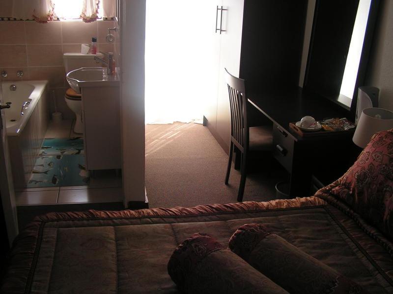 Moshitametsi Guesthouse Kempton Park Dış mekan fotoğraf