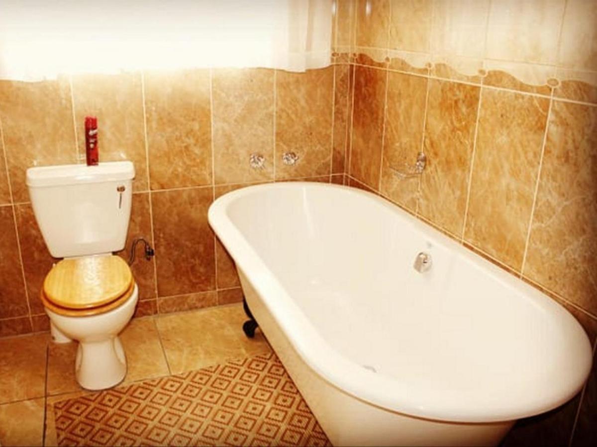 Moshitametsi Guesthouse Kempton Park Dış mekan fotoğraf