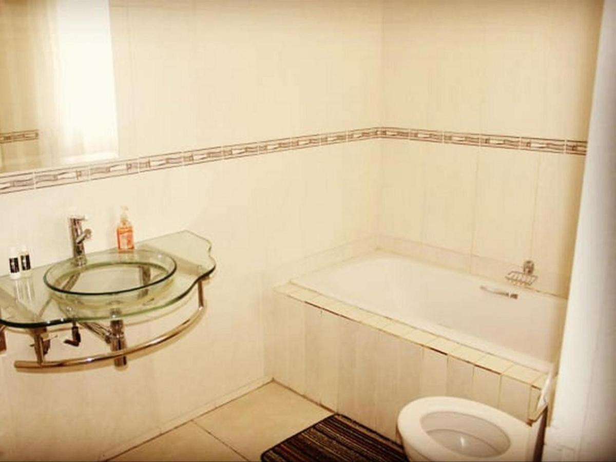 Moshitametsi Guesthouse Kempton Park Dış mekan fotoğraf