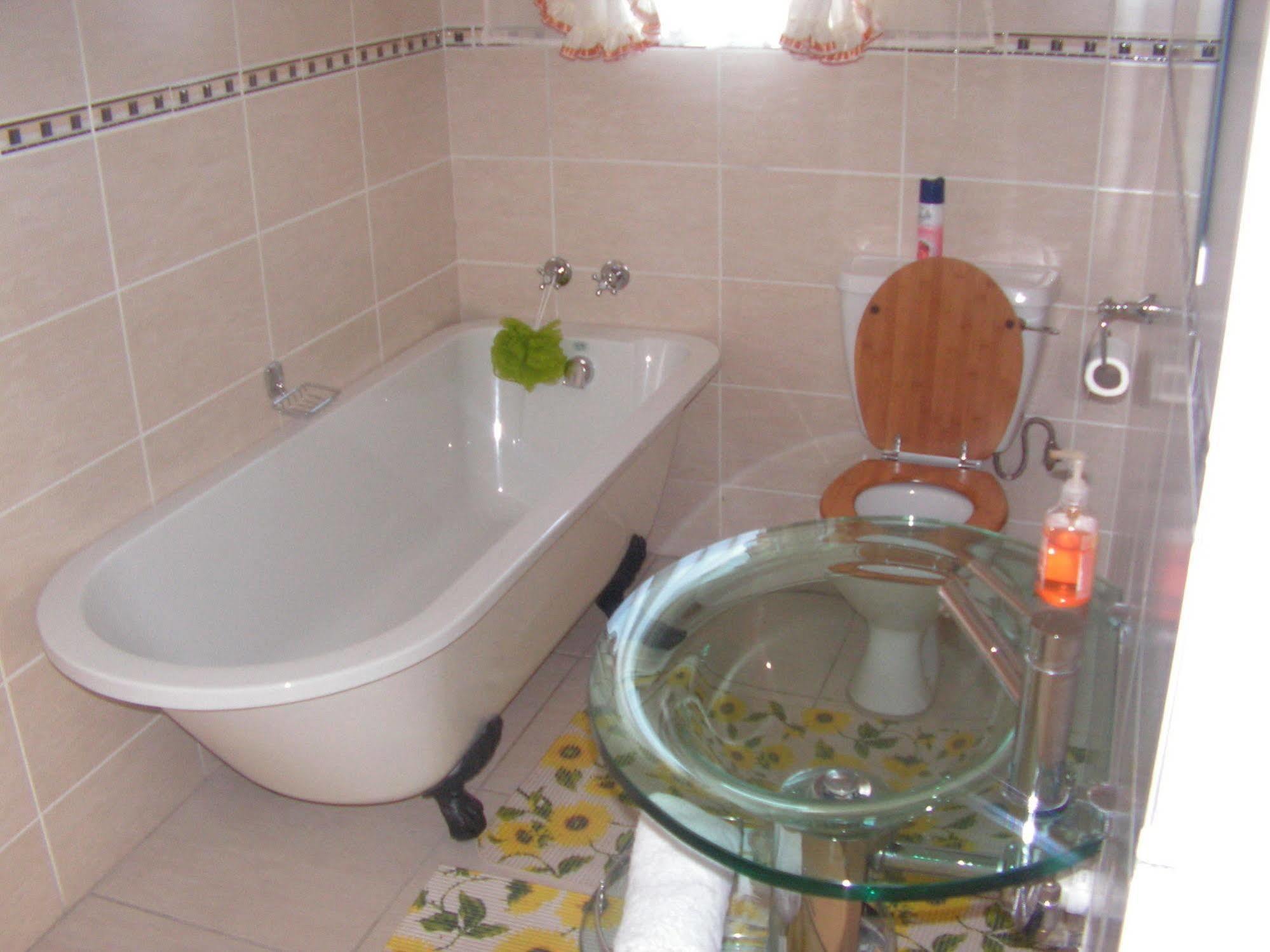 Moshitametsi Guesthouse Kempton Park Dış mekan fotoğraf