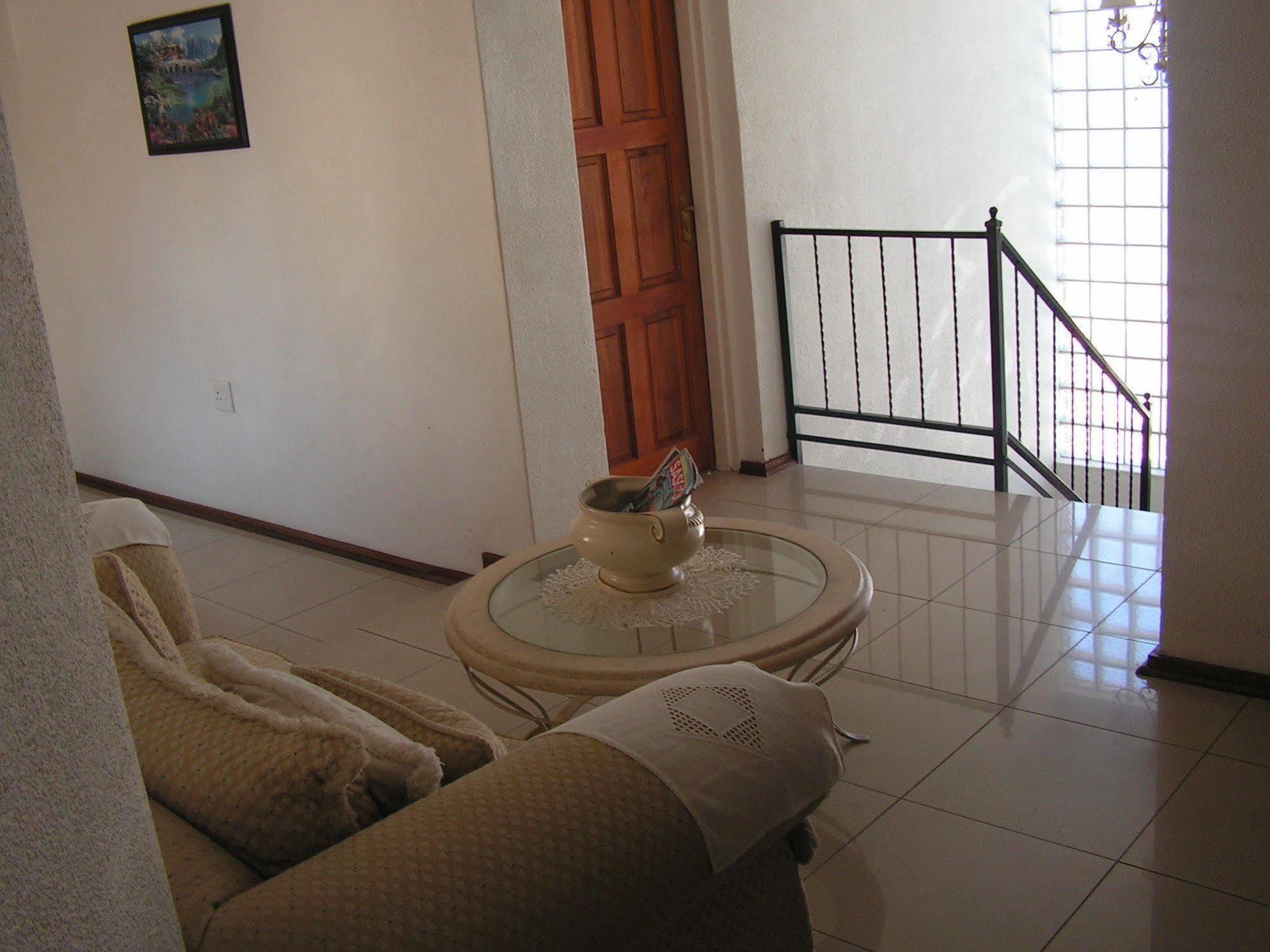 Moshitametsi Guesthouse Kempton Park Dış mekan fotoğraf