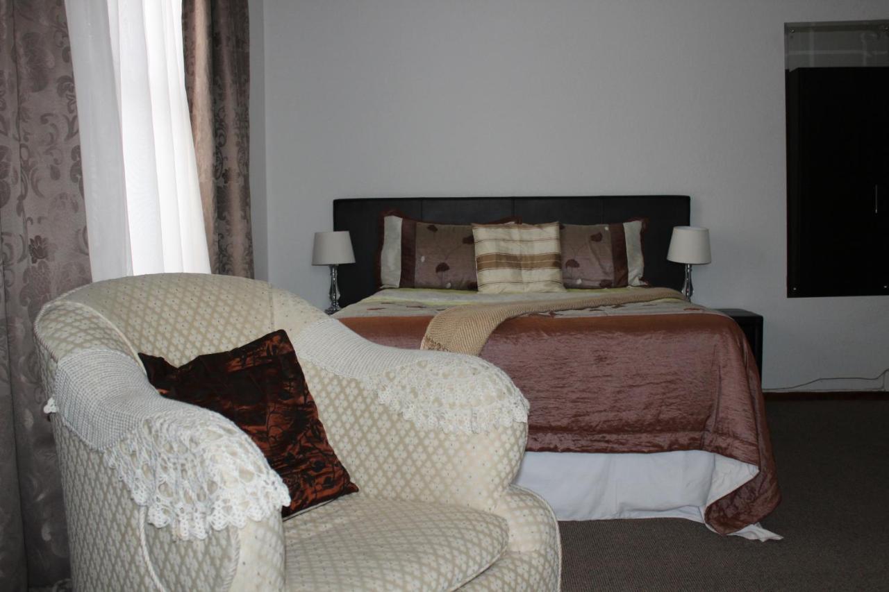 Moshitametsi Guesthouse Kempton Park Dış mekan fotoğraf